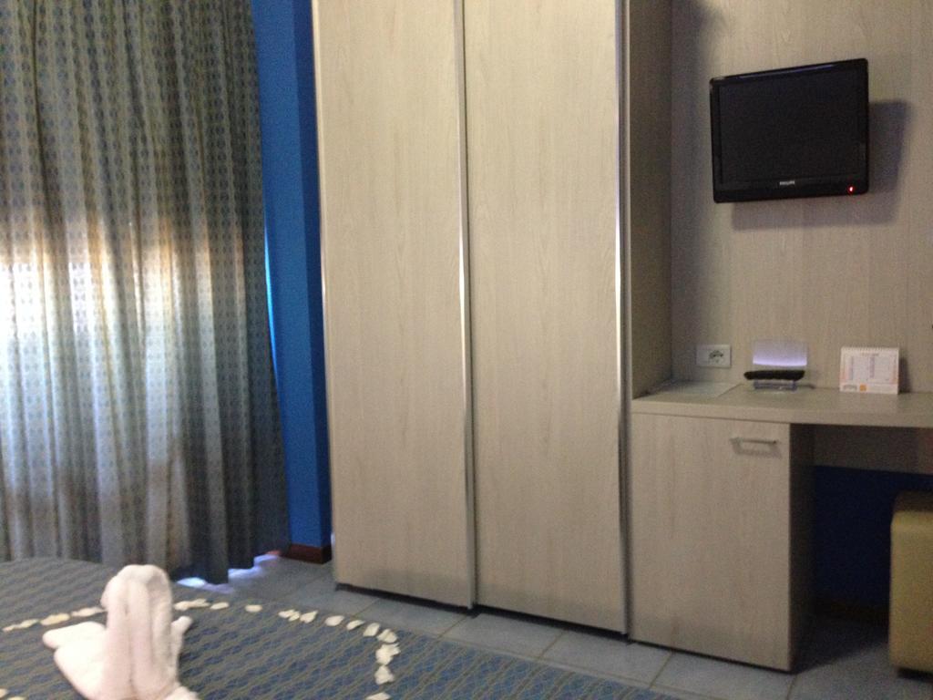 Astoria 호텔 페자로 외부 사진