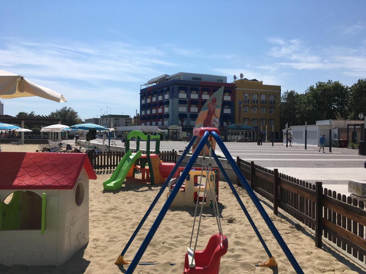 Astoria 호텔 페자로 외부 사진